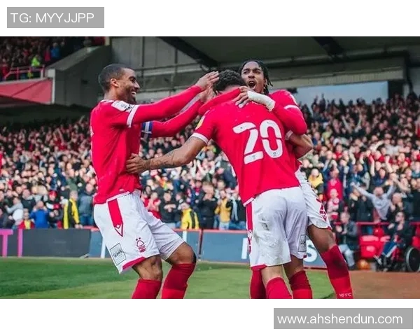 诺丁汉森林迎战德比郡争夺英冠关键三分的激烈对决 诺丁汉森林迎战德比郡争夺英冠关键三分的激烈对决