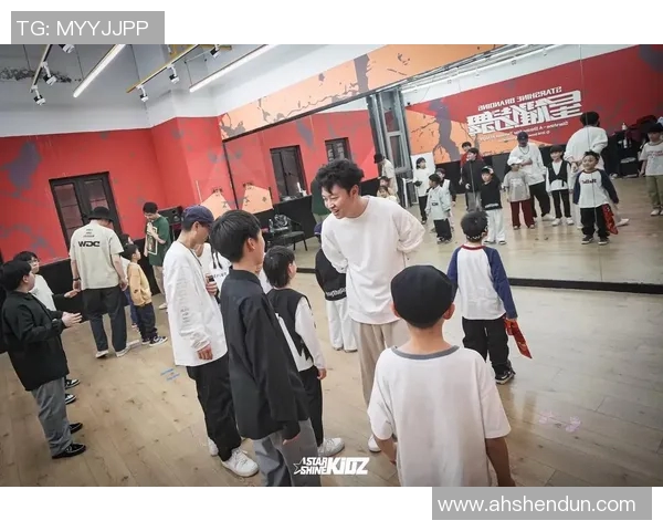 南京街舞队在全国团队协作排行榜中荣获第4名展现实力与风采 南京街舞队在全国团队协作排行榜中荣获第4名展现实力与风采