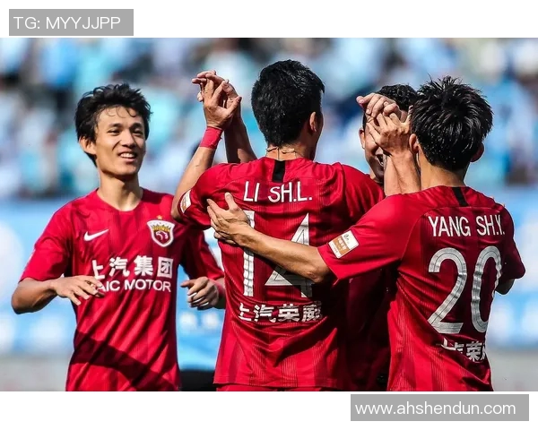 重庆斯威与上海上港历届交锋记录分析及战绩回顾